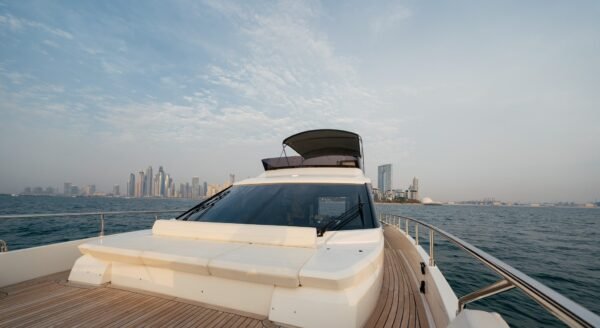 Ferretti 670/Hourly - Image 6