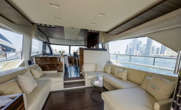 Ferretti 670/Hourly - Image 11